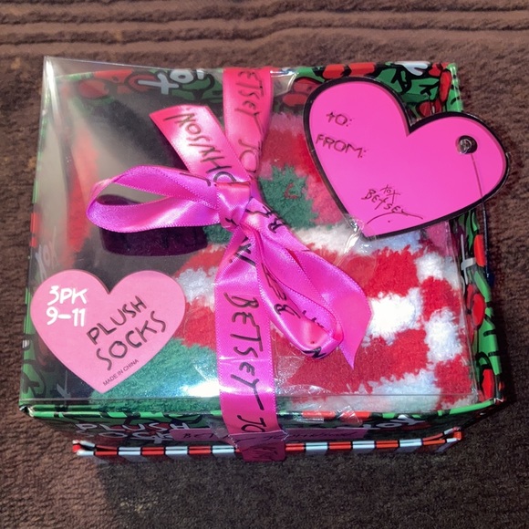 - Betsey Johnson plush socks three pairs - Picture 5 of 5